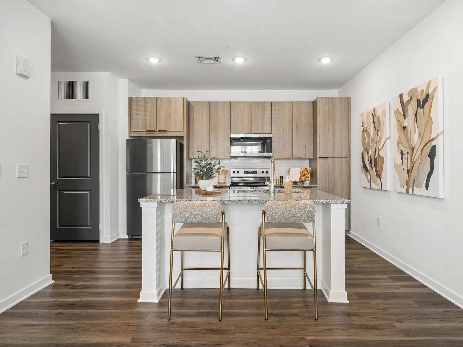 Verity Luxury Apartments — Photo 2