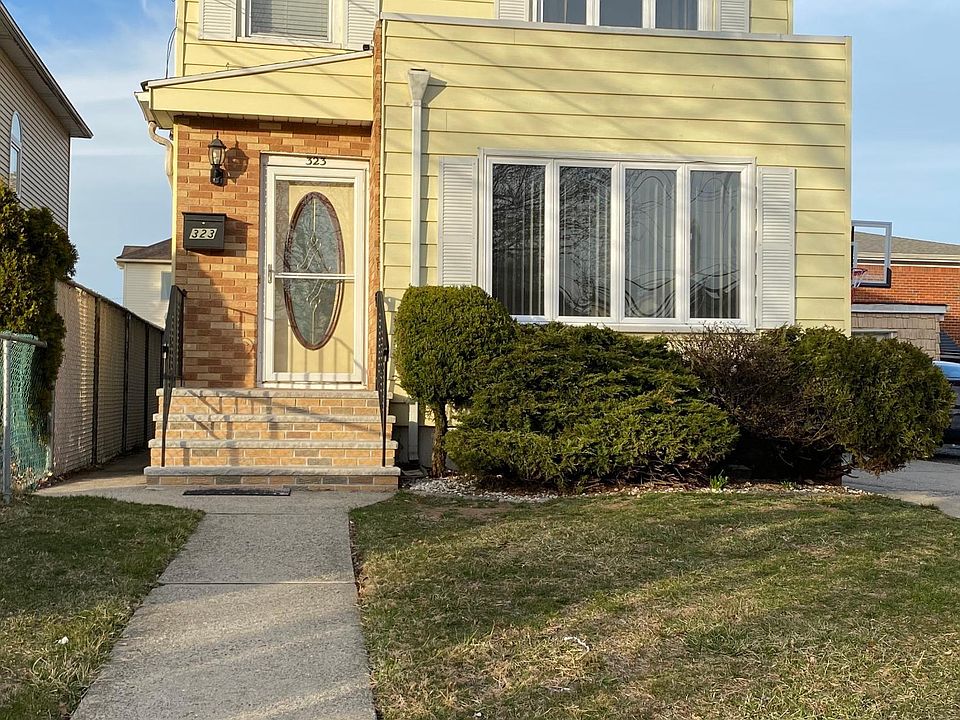 Large 2 bedroom 1st floor apartment