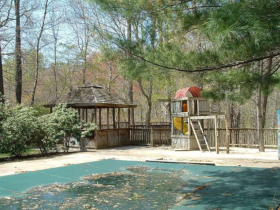 Play area & Gazebo