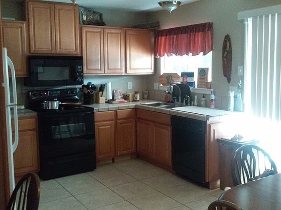 4th image of 1823 N Placer Ave