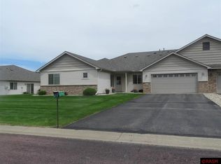105 Firestone Dr, Mankato, MN 56001