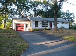 140 Chatworth Ave, Warwick, RI 02886