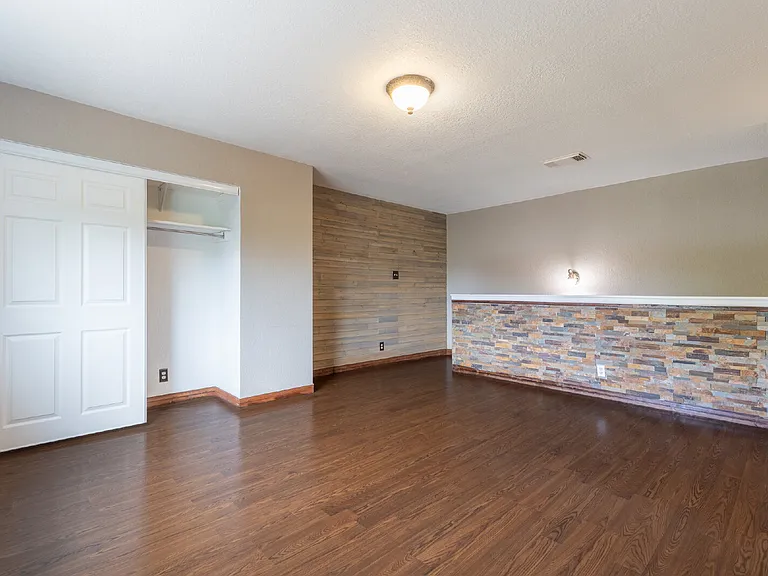 5702 Sunrise Laurel — Photo 20