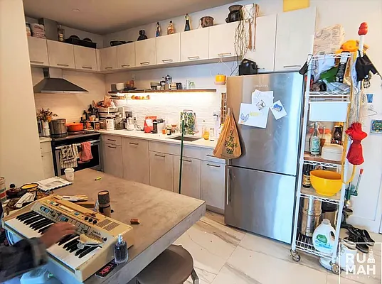 Rented by Rumah Realty Inc | media 3