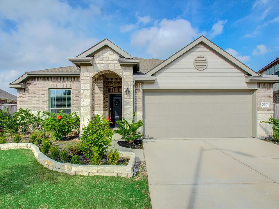 9547 Summer River Dr