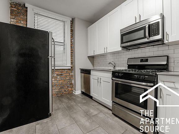 3rd image of 3424 N Elaine Pl APT 1E