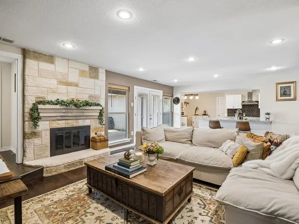 1433 Lincoln Pl, Carrollton, TX 75006
