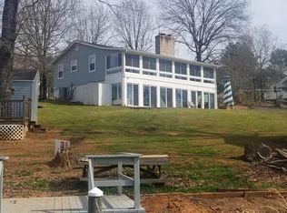 65 Bluewater Dr, Moneta, VA 24121