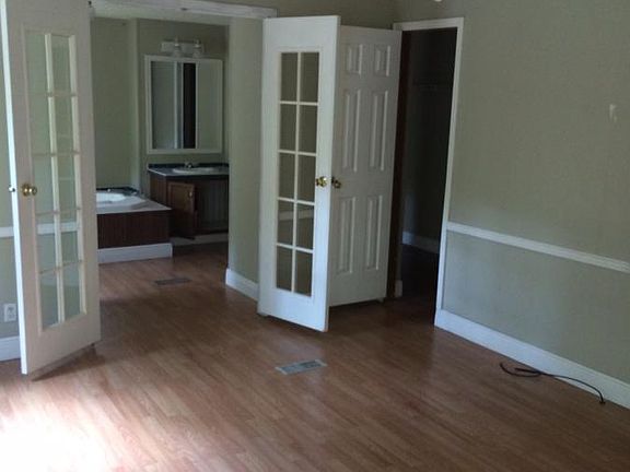 4th image of 203 Willow Oak Ln #2