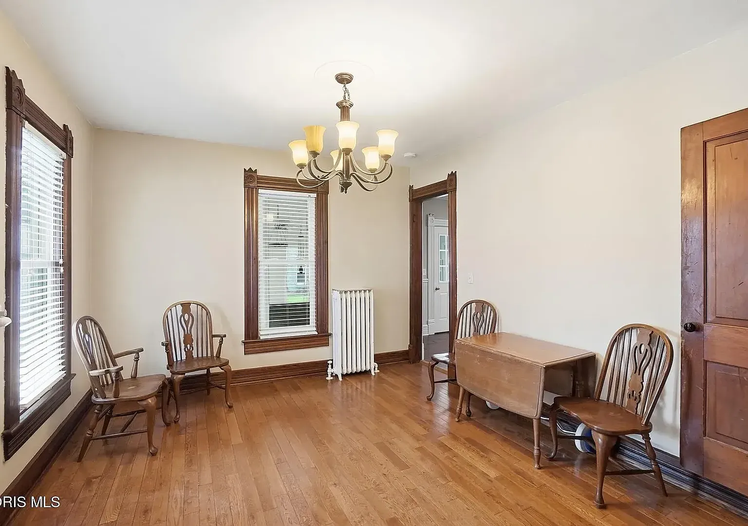 Beautiful home on West Wooster in Bowling Green — Photo 4