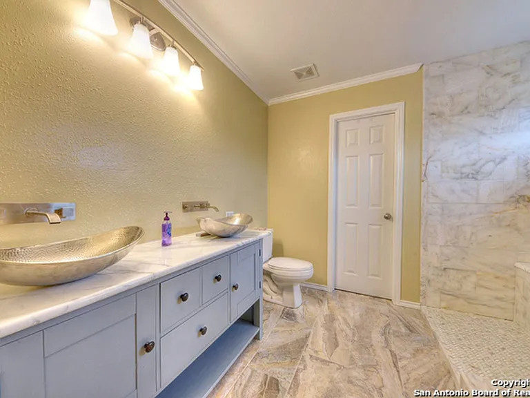 157 Carmel Dr — Photo 16