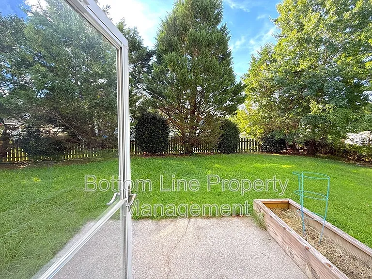 10016 Heatherly Ct — Photo 22