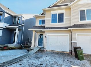 3885 Chrustawka Pl SW, Edmonton, AB T6W4M8