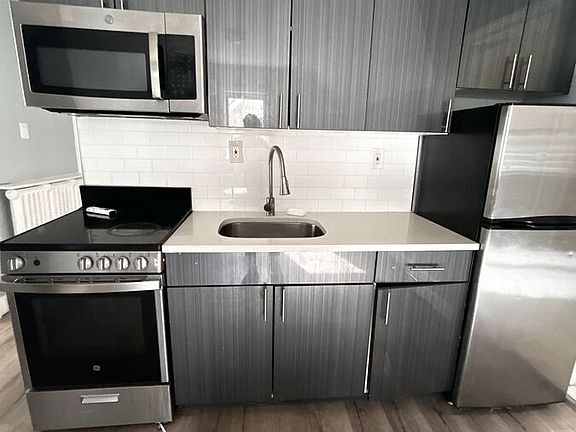 2nd image of 138 Buena Vista Ave #2