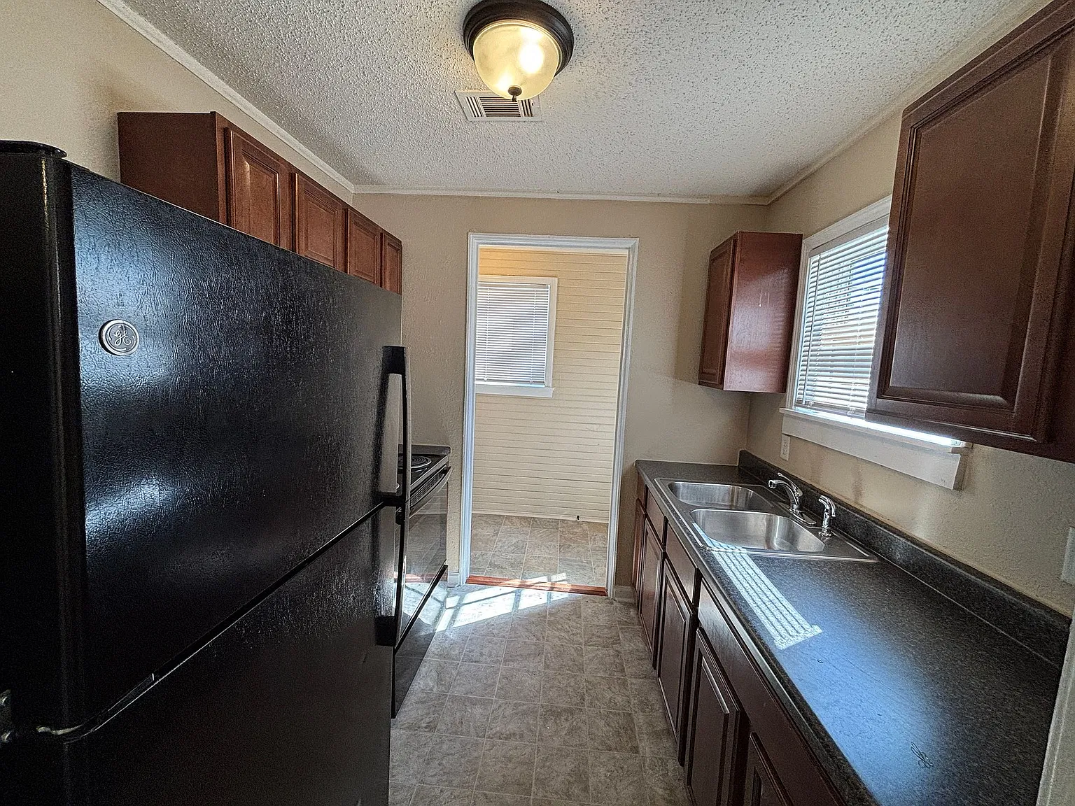 4501 W 25th St — Photo 3
