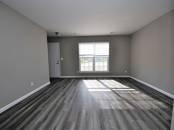 3rd image of 5 Apache Dr