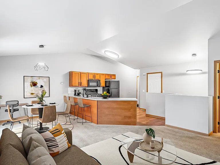 Pinefield Condominiums — Photo 5