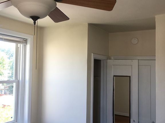 4th image of 3426 W Grace St APT 11