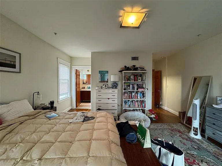 6 Giles Park — Photo 3