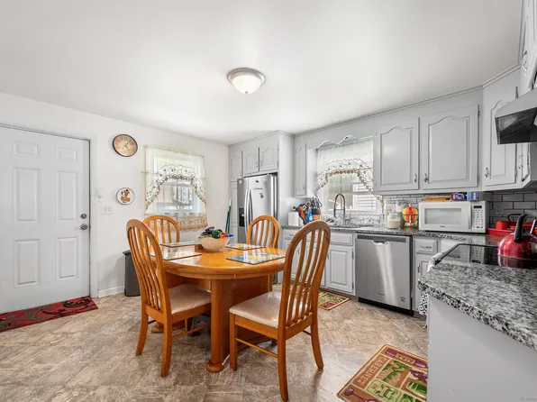 221 Wilmot Avenue, Bridgeport, CT 06607