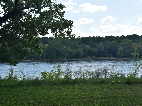 415 Arnold Ln, Savannah, TN 38372