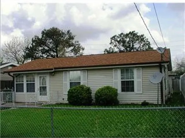 2713 Rose Dr, Gretna, LA 70053