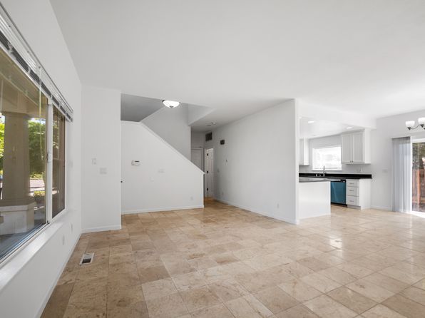 28133 Saint Tropez Pl