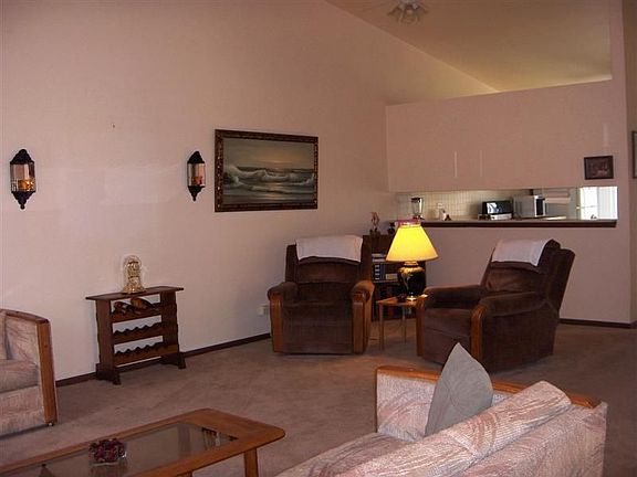 Living room 24x18-view from front door