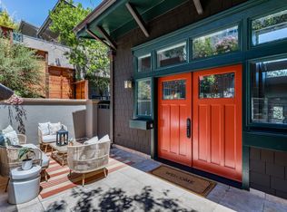 210 Sheridan Rd, Oakland, CA 94618