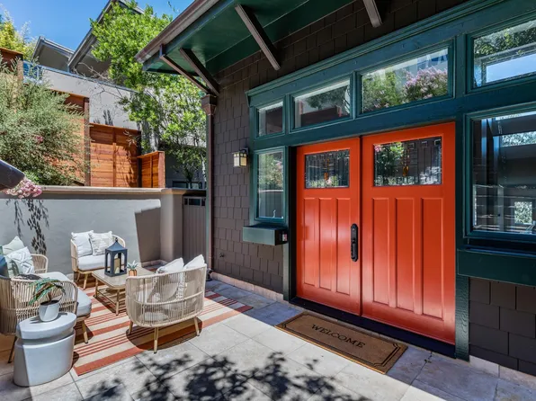 210 Sheridan Rd, Oakland, CA 94618