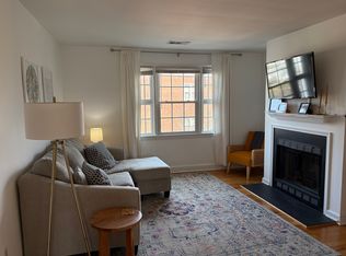 2900 13th St S APT 202, Arlington, VA 22204