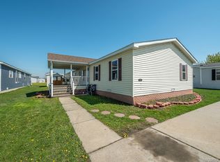 1923 Magnolia St, Newport, MI 48166