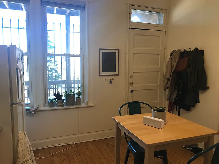 916 N Damen Ave #2R — Photo 6