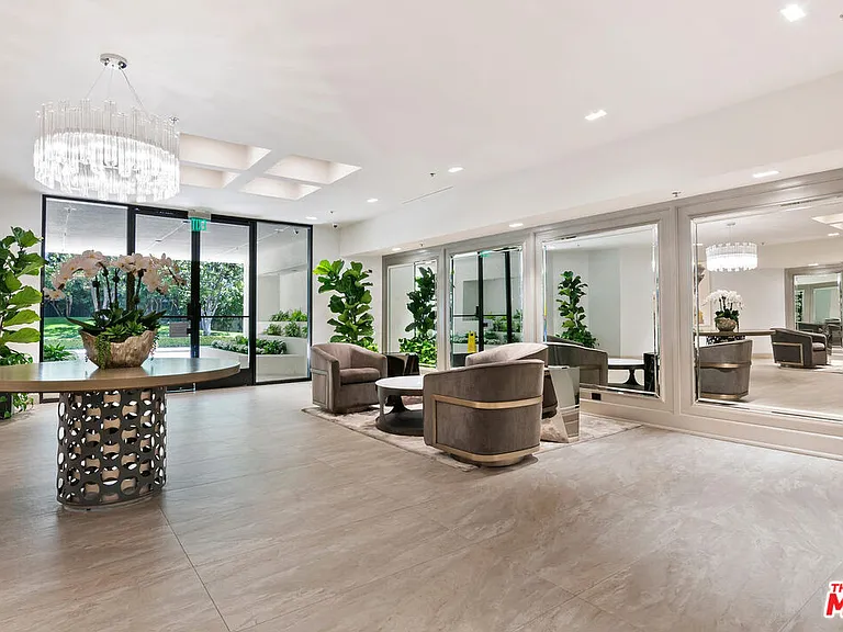 2131 Century Park Ln #118 — Photo 4
