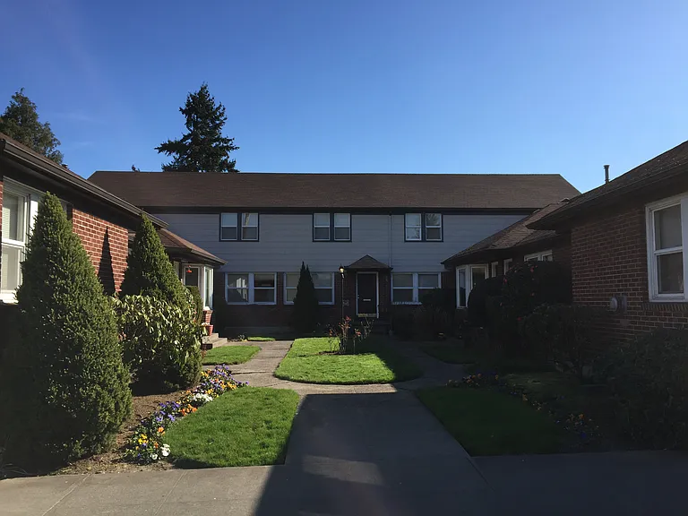 7776 N Interstate Ave #17 — Photo 14