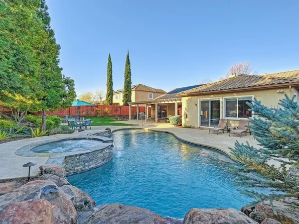 818 Fairchild Ct, Folsom, CA 95630