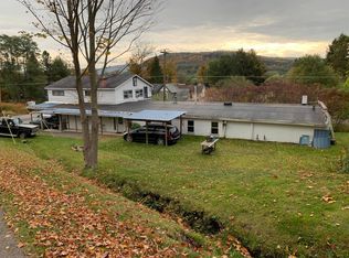 2 Greenlawn Ave, Bainbridge, NY 13733