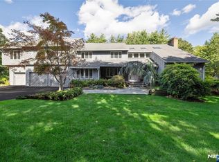 22 Angela Ct, Woodcliff Lake, NJ 07677