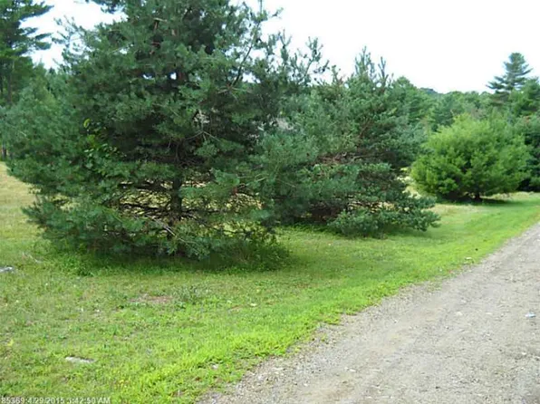 196 Teddy Bear Ln, Waldoboro, ME 04572