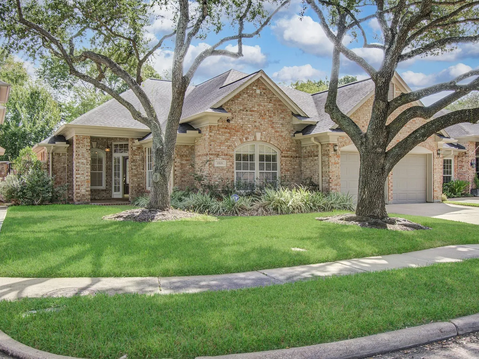 3 bed, 2.5 bath, 2782 sqft, $3,500 — Photo 3