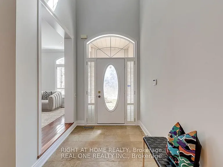 96 Spring Azure Cres — Photo 3