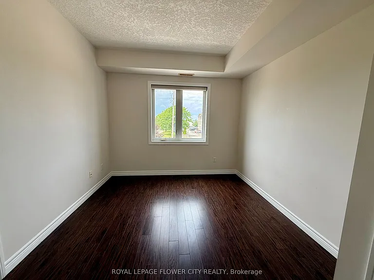 886 Golf Links Rd #204 — Photo 4