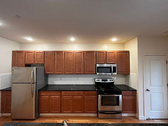 3rd image of 30-38 W 9th Ave #D6a9e61b2