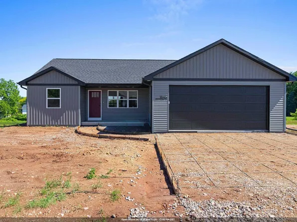 1845 Southland Ln, New London, WI 54961