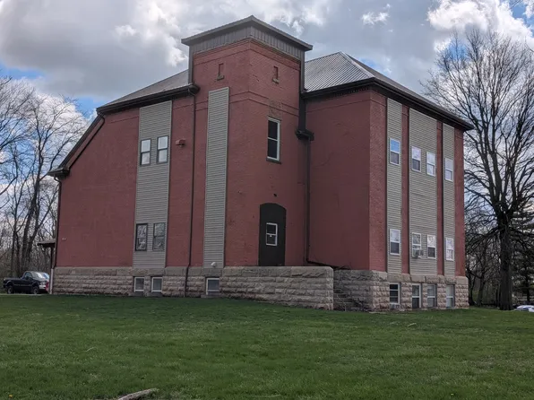 400 West St #12, Bellefontaine, OH 43311