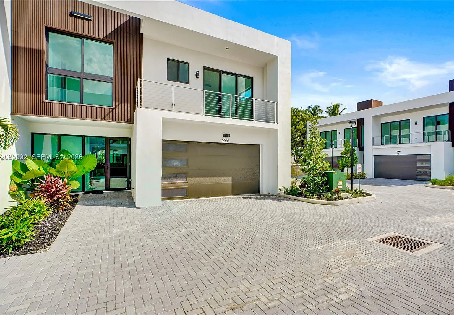 3 bed, 2.5 bath, 2040 sqft, $6,500 — Photo 4