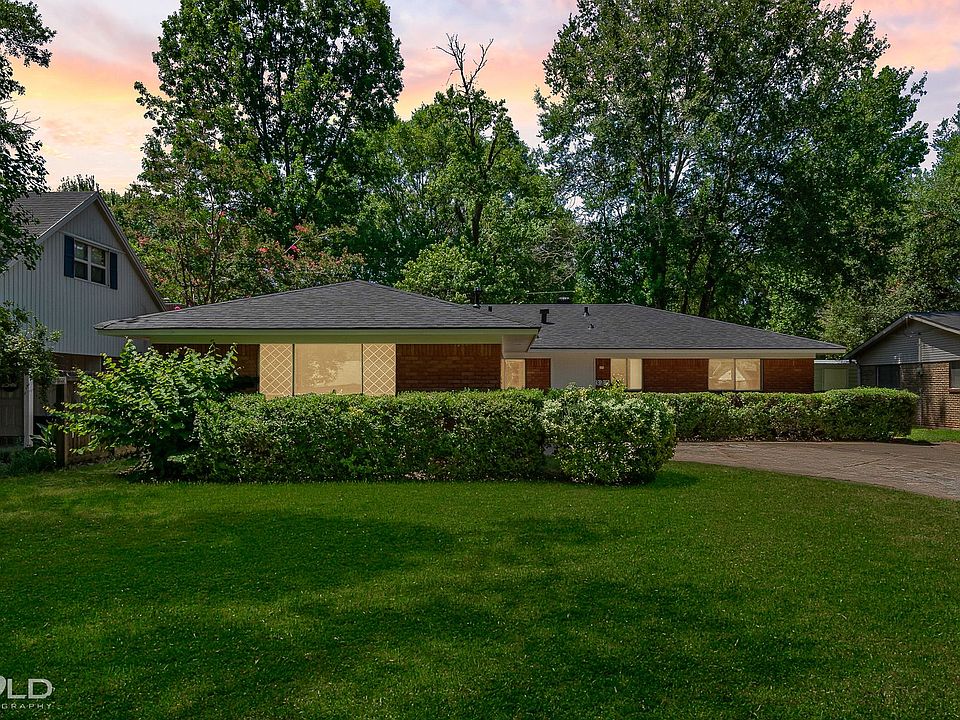 1st image of 321 Tallow Ln