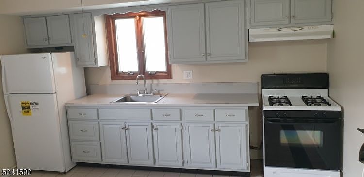 1st image of 207 Park Ave Floor 2