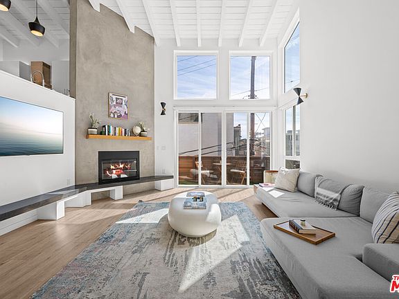 4th image of 18 Privateer St #3