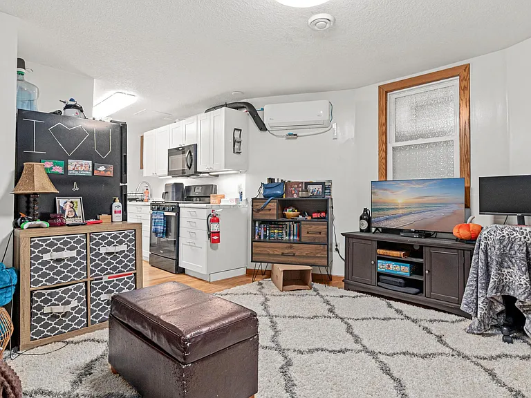 2535 Aldrich Ave S #3 — Photo 3